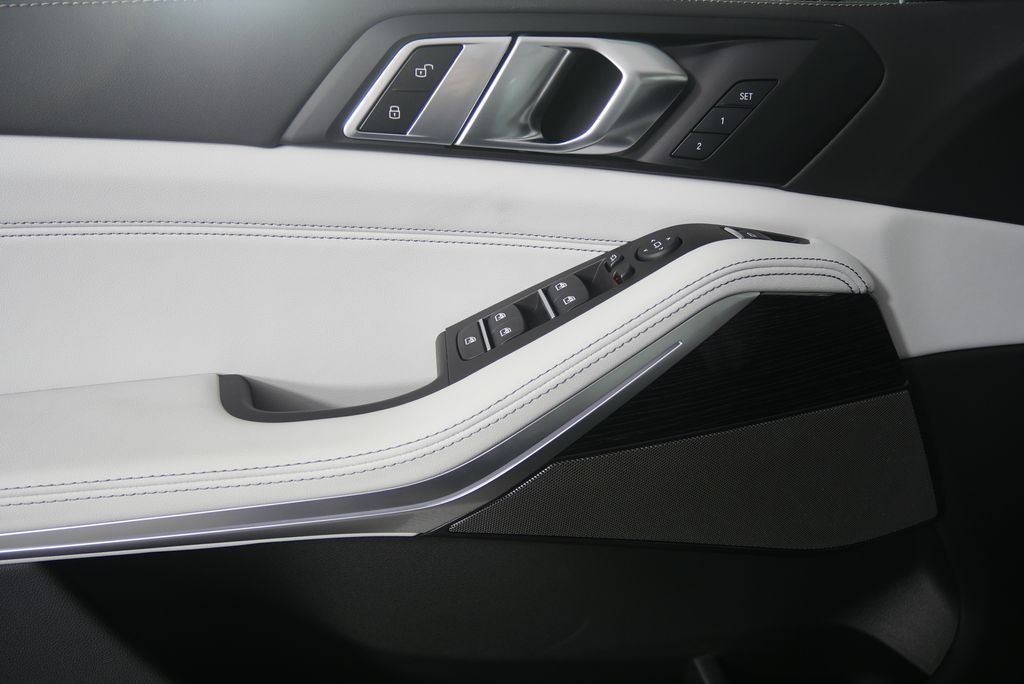 Thumbnail: 2026 BMW X5 - 8