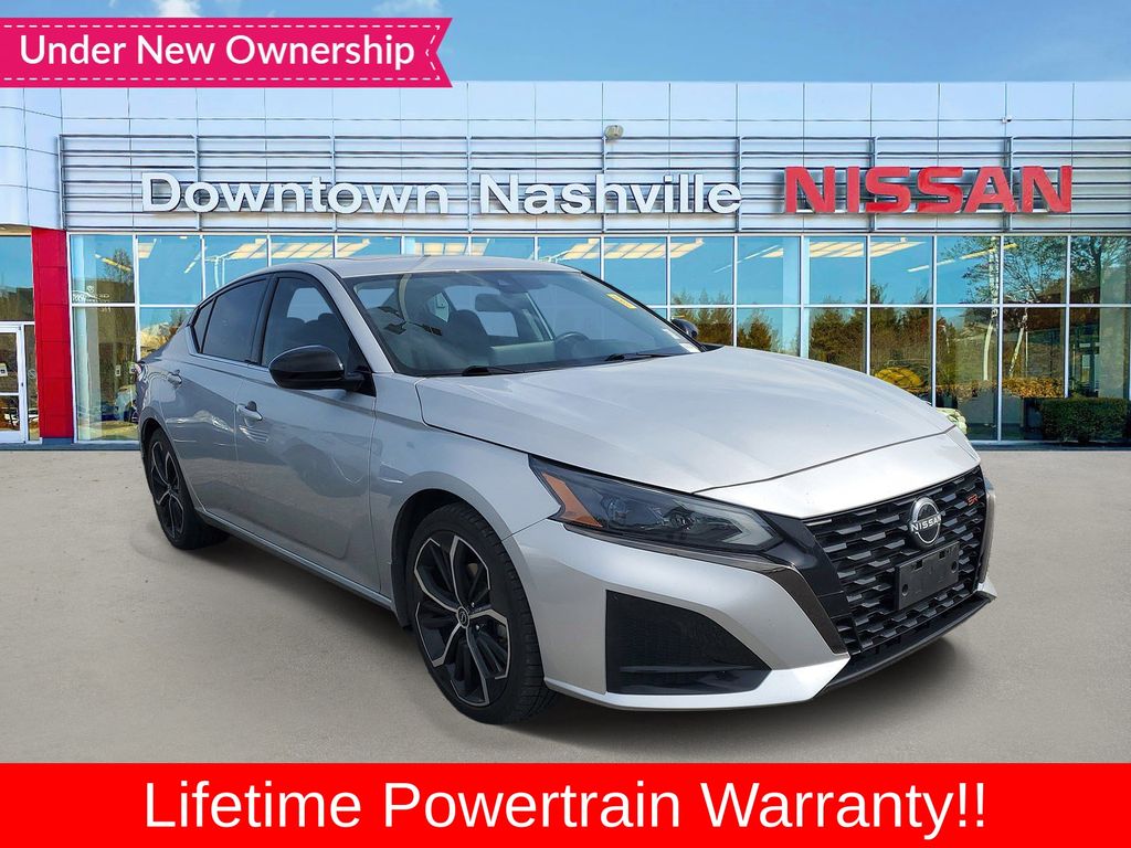 Brilliant Silver Metallic 2023 Nissan Altima Sedan Front-Wheel Drive Continuously Variable Transmission