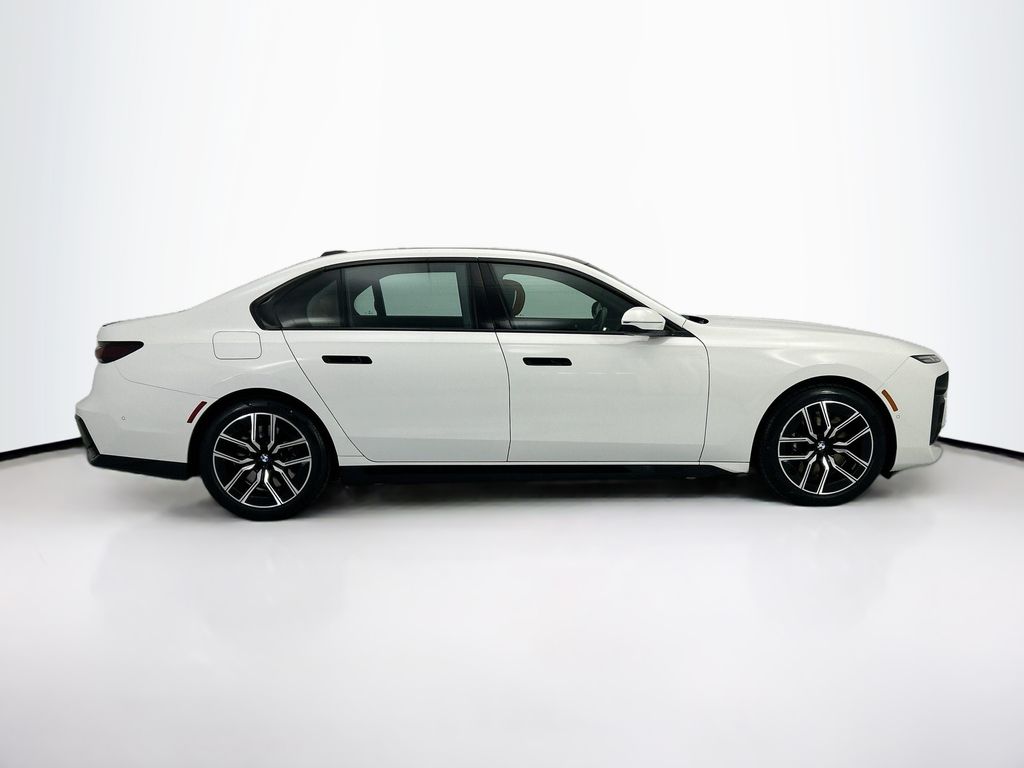 Thumbnail: 2023 BMW 7 Series - 4