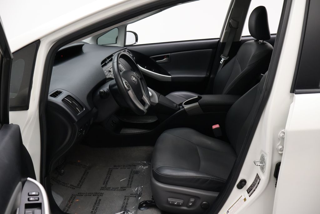Thumbnail: 2013 Toyota Prius - 14