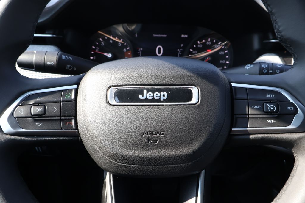 2024 Jeep Compass Latitude 19