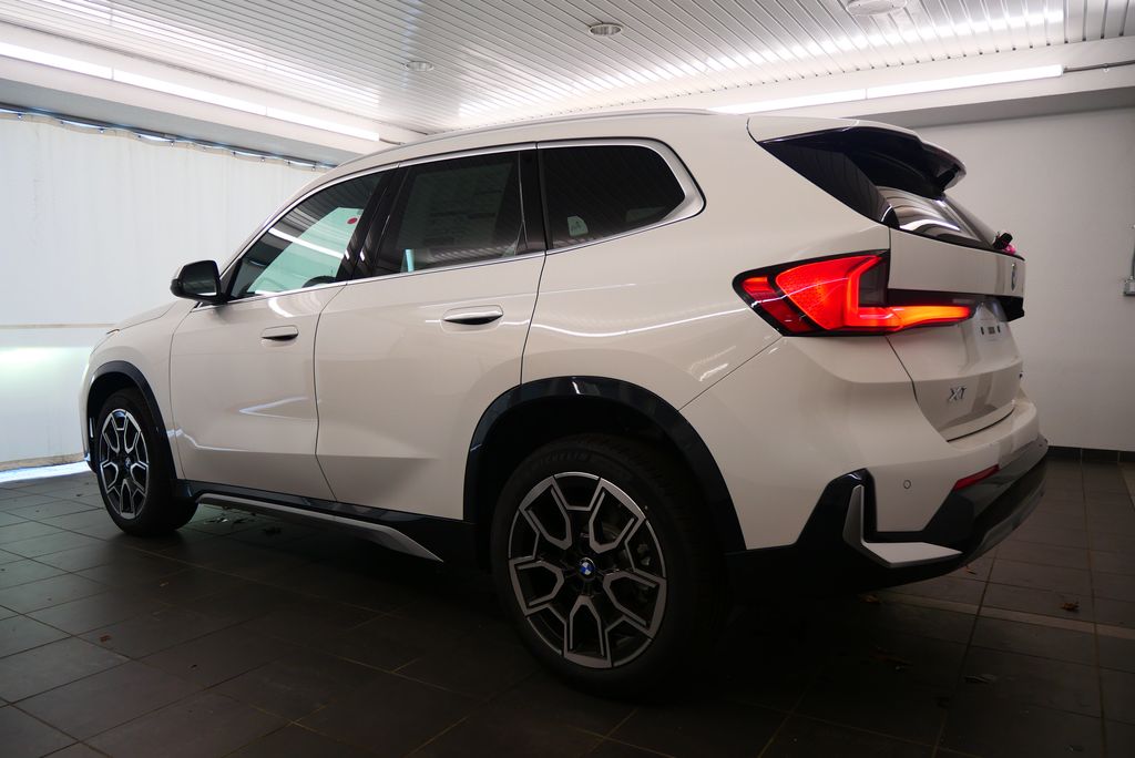 2025 BMW X1 xDrive28i 3