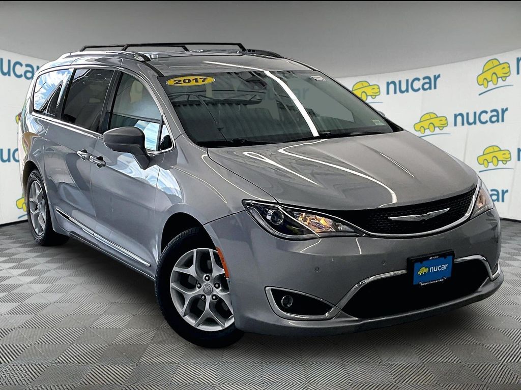 Billet Silver Metallic Clearcoat 2017 Chrysler Pacifica Minivan Front-Wheel Drive 9-Speed Automatic