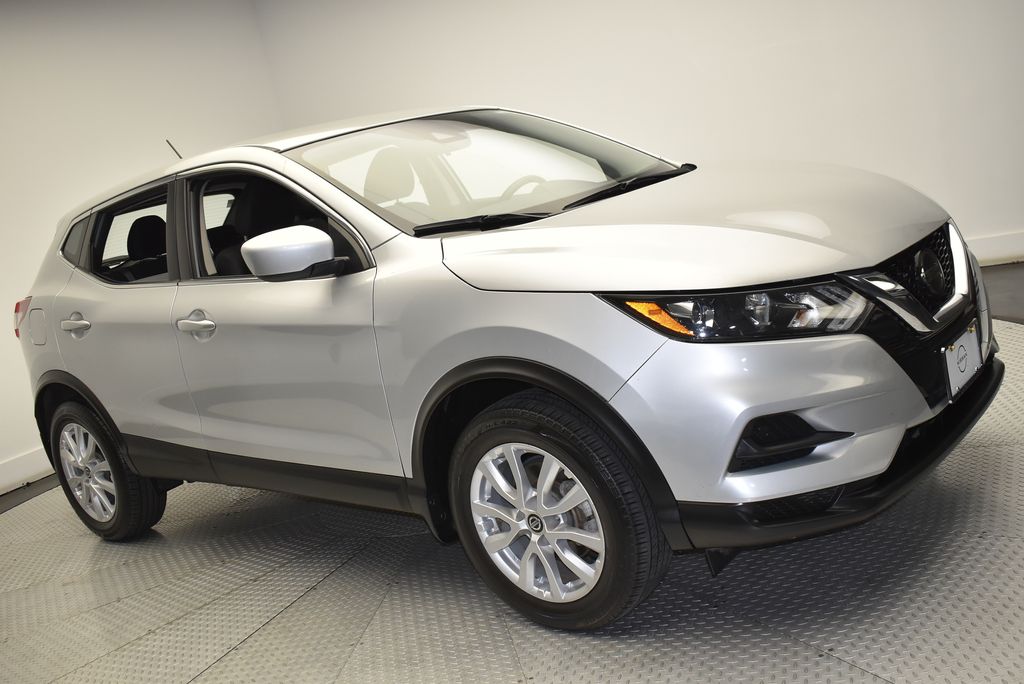 2021 Nissan Rogue Sport S 3