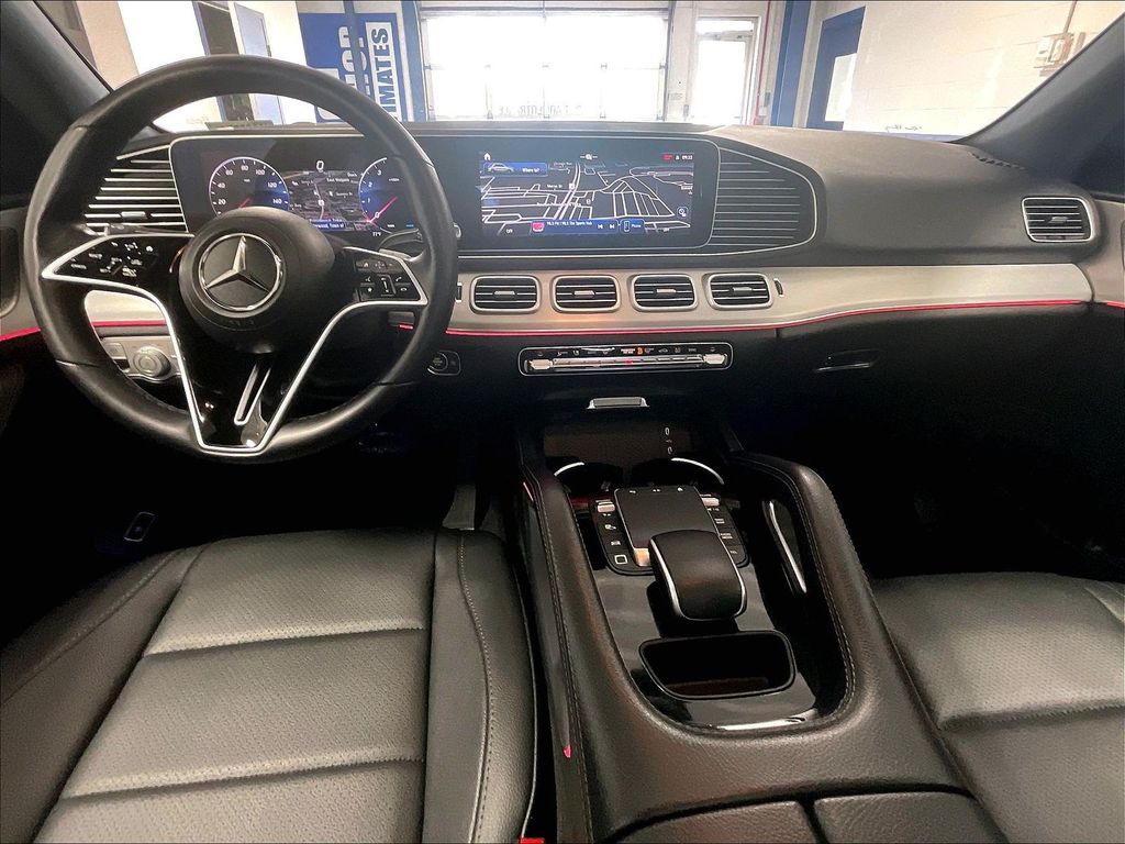 2025 Mercedes-Benz GLE — photo 21
