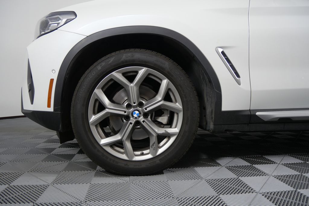 2024 BMW X4 xDrive30i 8