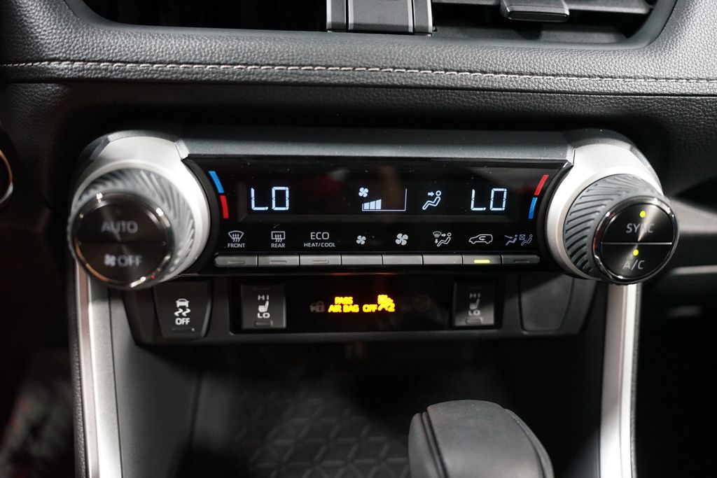 Thumbnail: 2025 Toyota RAV4 - 21