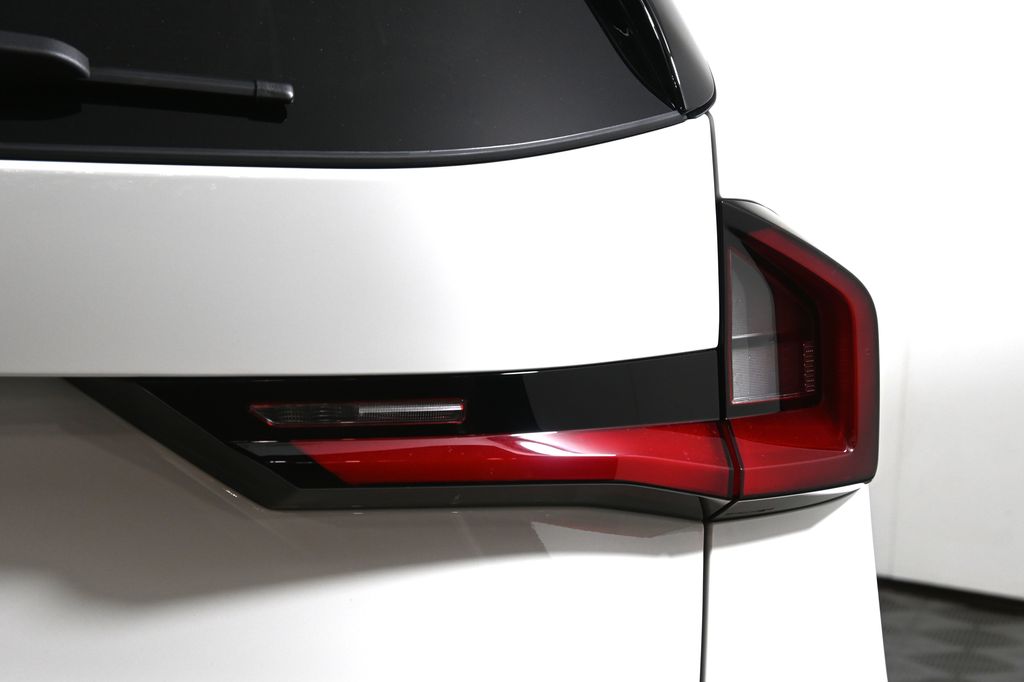 Thumbnail: 2027 BMW X1 - 13
