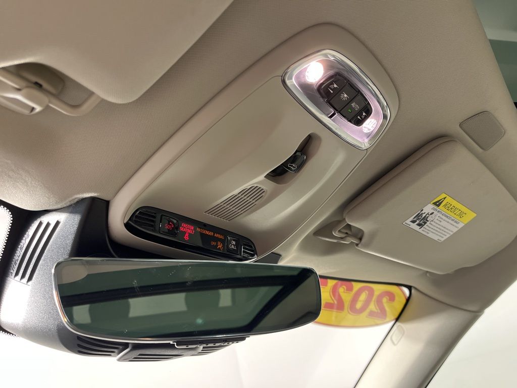 Thumbnail: 2022 Volvo XC90 - 28