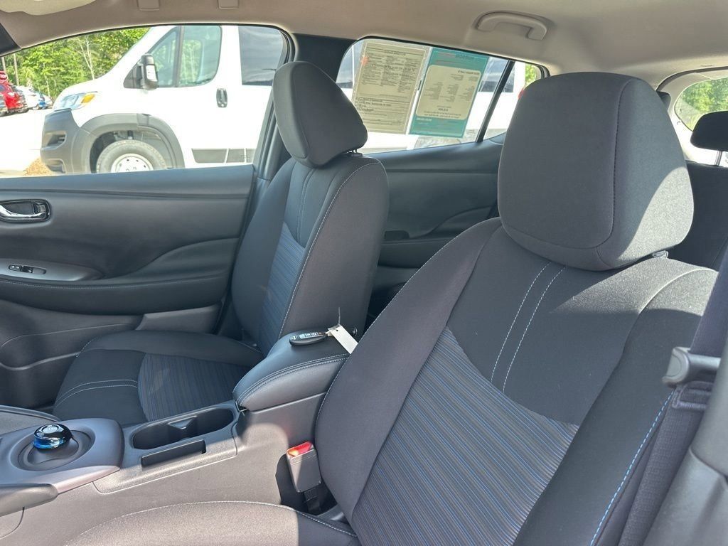 2024 Gun Metallic Nissan LEAF S FWD Hatchback
