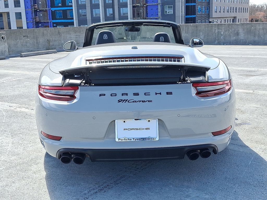 Thumbnail: 2018 Porsche 911 - 9