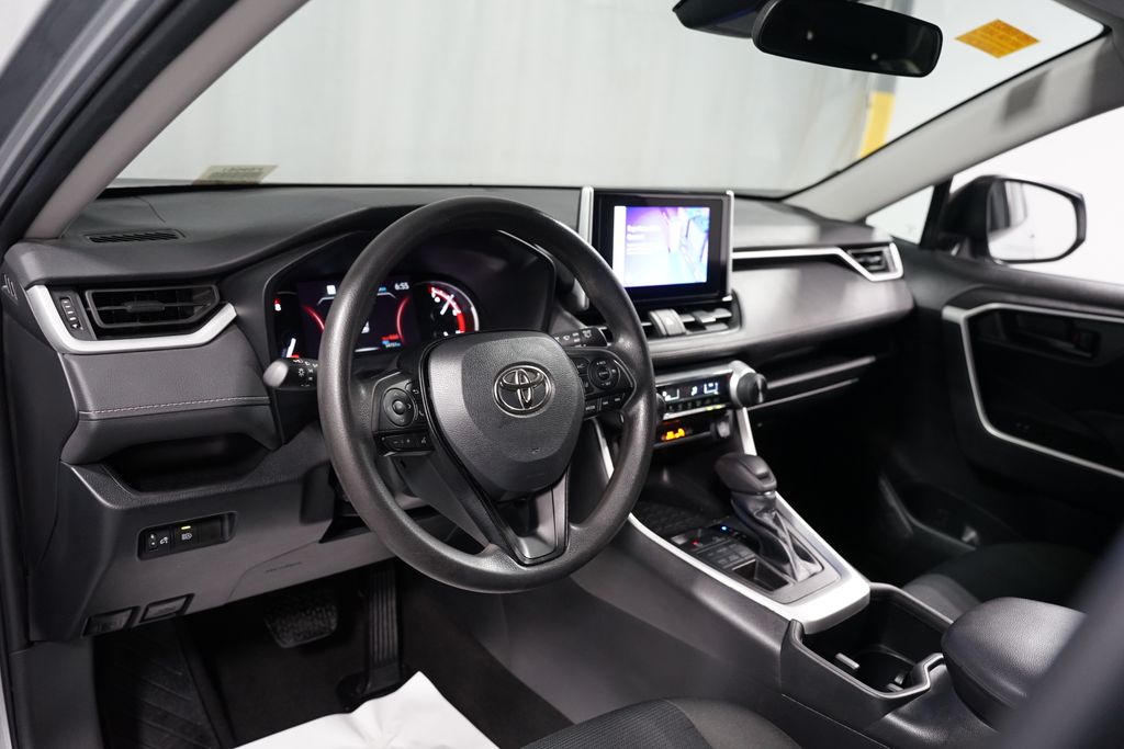 Thumbnail: 2023 Toyota RAV4 - 11