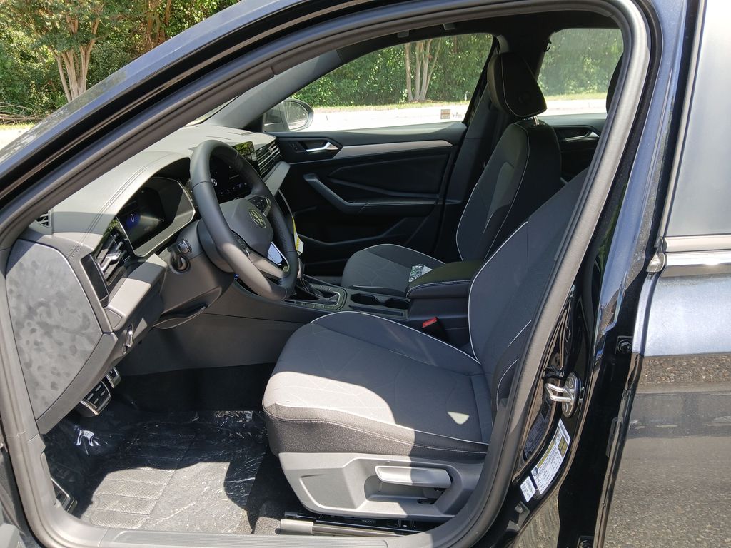 New 2026 Black Volkswagen 1.5T Sport image 9