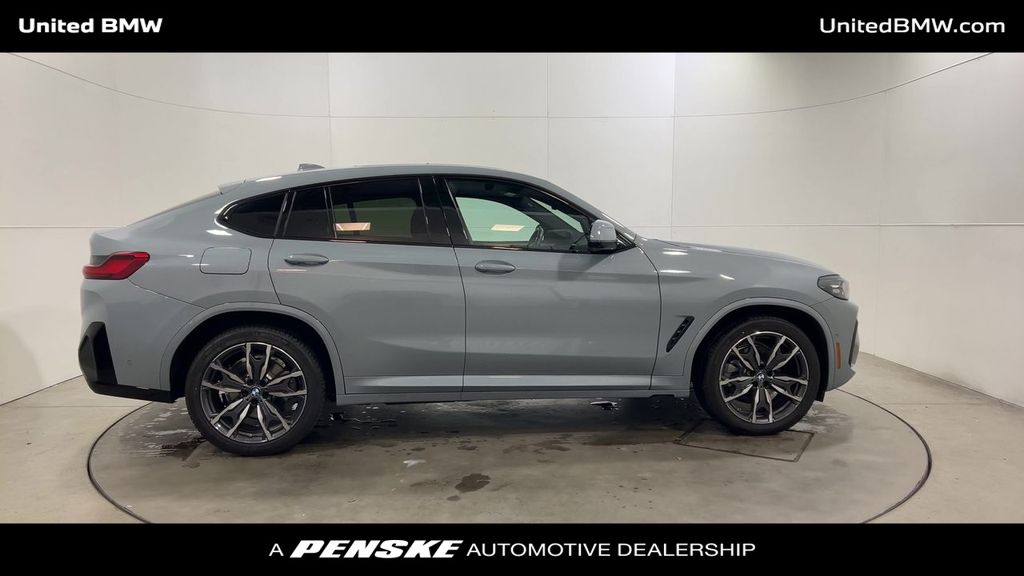 Thumbnail: 2025 BMW X4 - 9