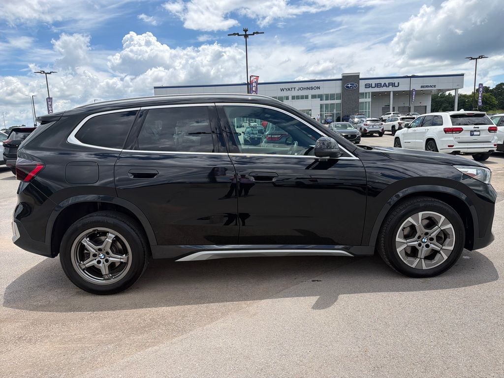 Used 2025 White BMW xDrive28i image 7