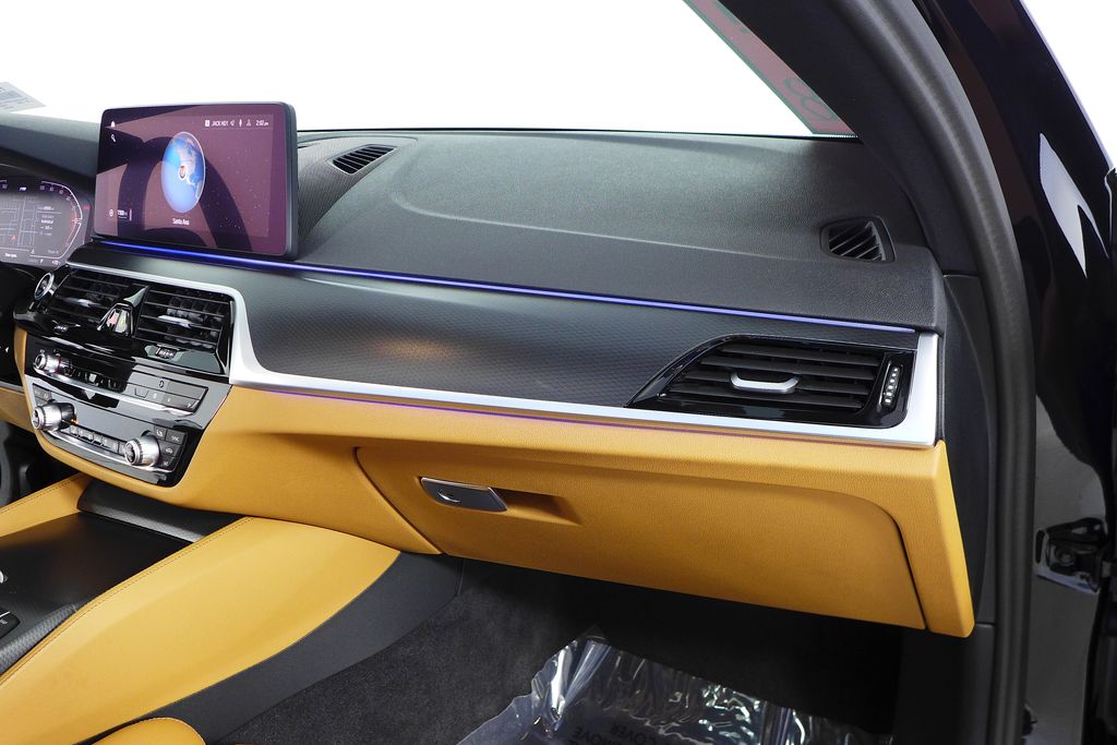 Thumbnail: 2023 BMW 5 Series - 14
