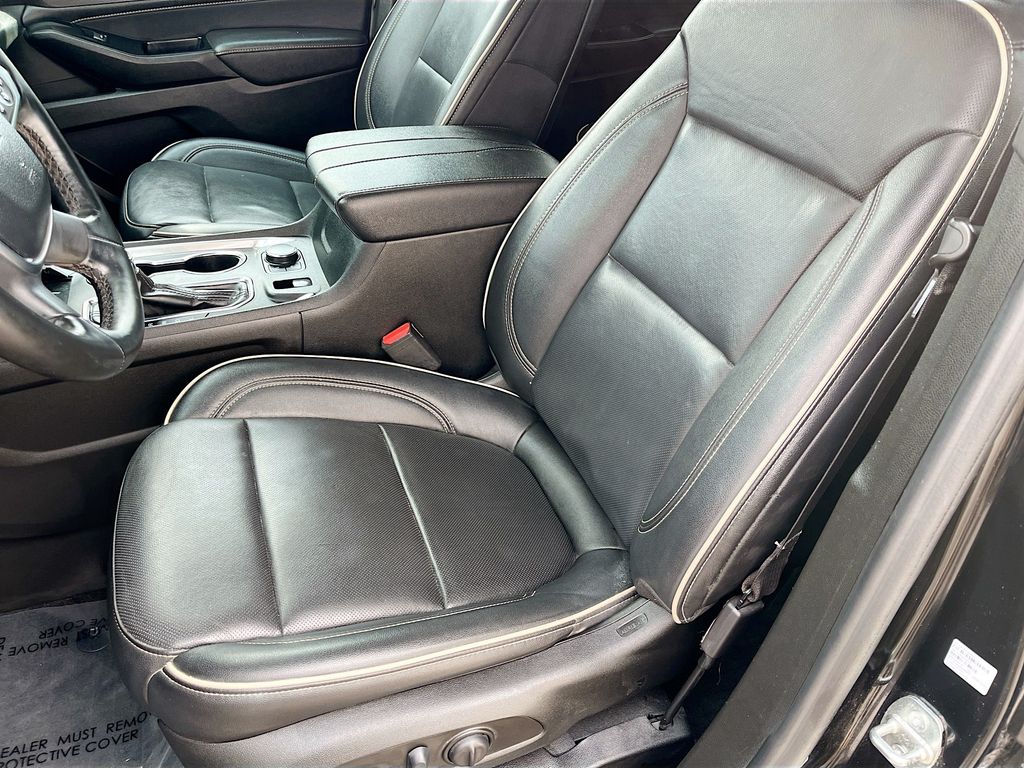 Used 2023 Black Chevrolet Premier image 20