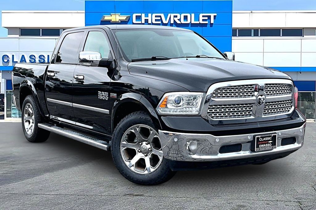 Brilliant Black Crystal Pearlcoat 2017 RAM 1500 Pickup Truck 4X2 8-Speed Automatic
