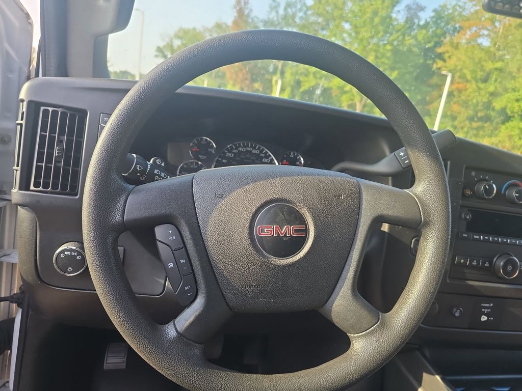 2021 GMC Savana 2500 Work Van 11