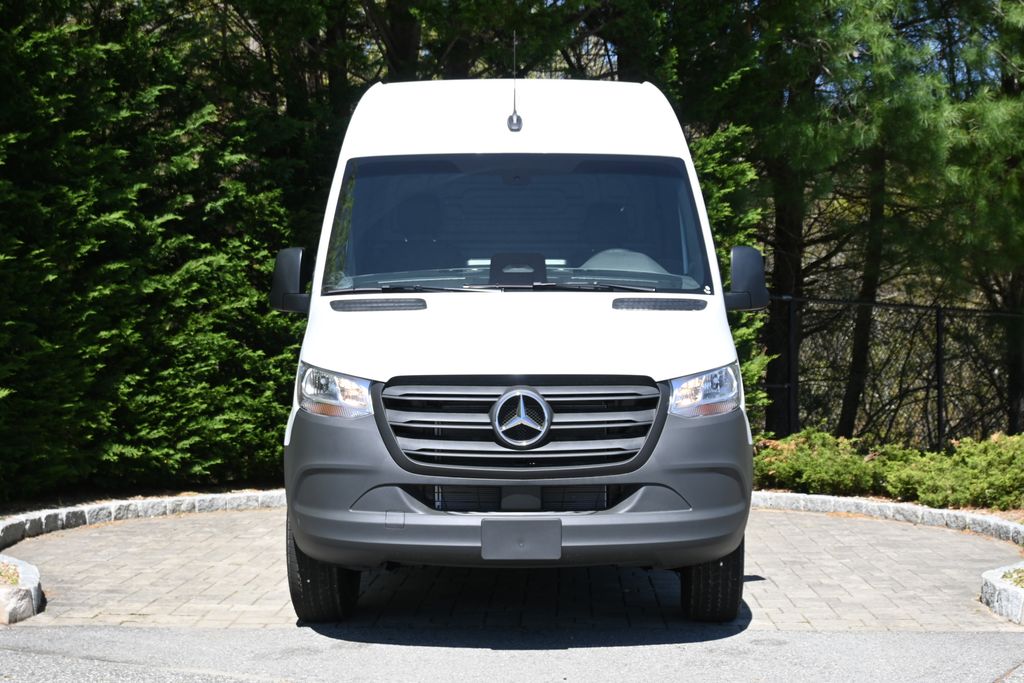 2025 Mercedes-Benz Sprinter 2500 10
