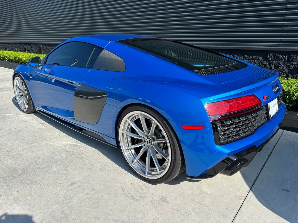 Thumbnail: 2023 Audi R8 - 3