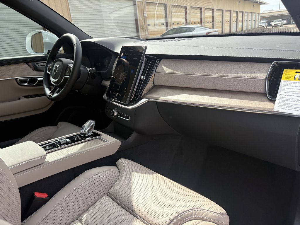 New 2026 White Volvo T8 Ultra image 31