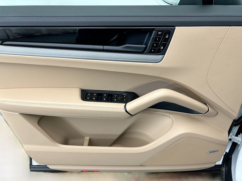 Thumbnail: 2026 Porsche Cayenne - 25