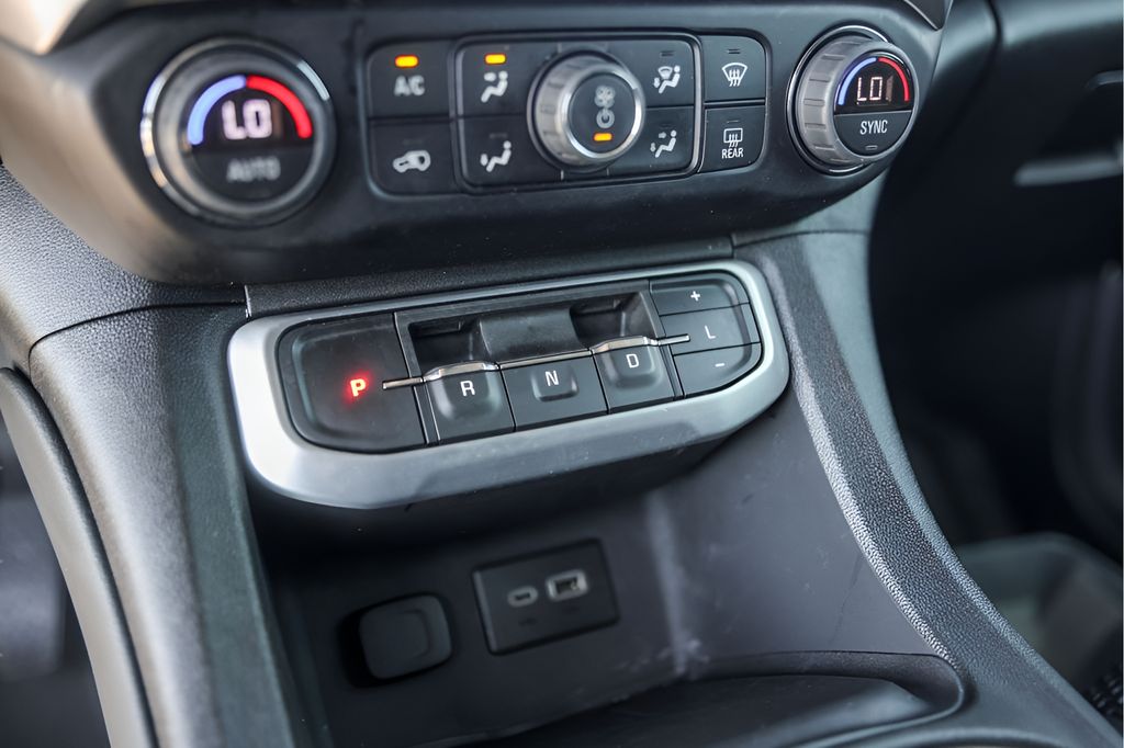 Used Car 2023 Gmc Acadia  Sle For Sale Under $30,000 In Austin, Texas