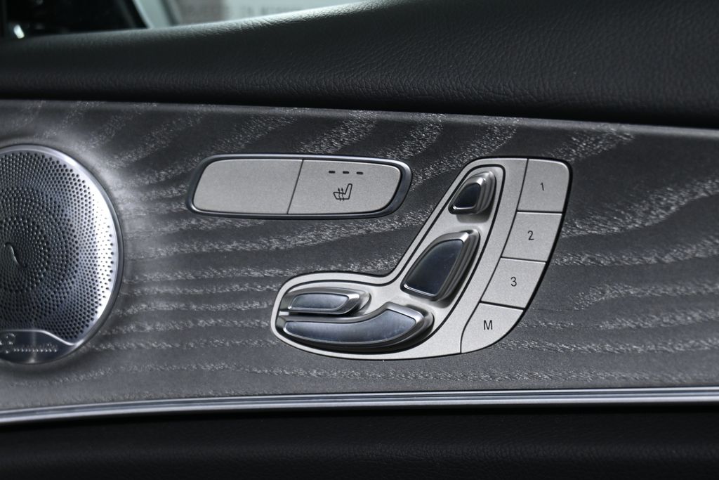 Thumbnail: 2021 Mercedes-Benz E-Class - 28