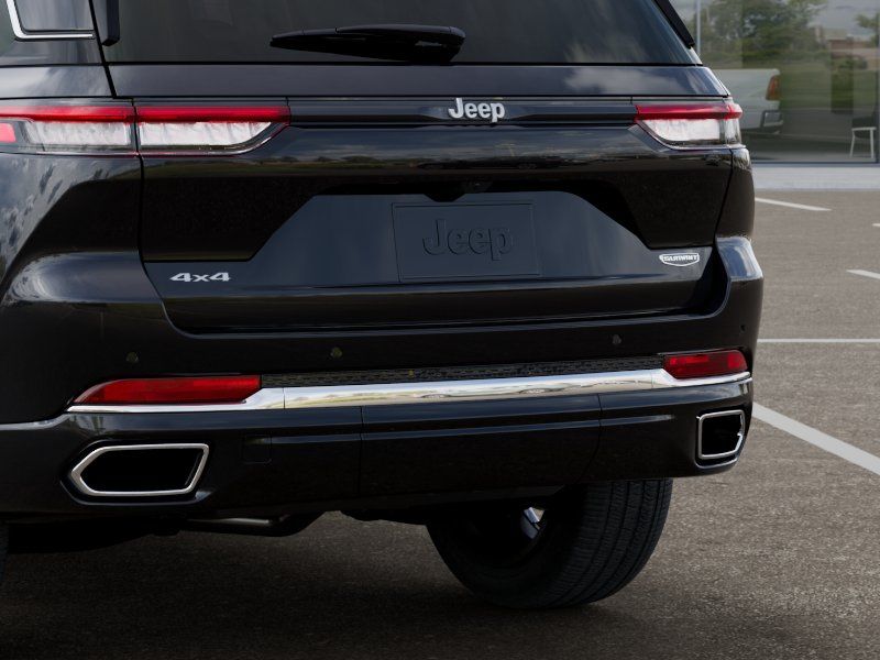 New 2025 Diamond Black Crystal Pearlcoat Jeep  image 13