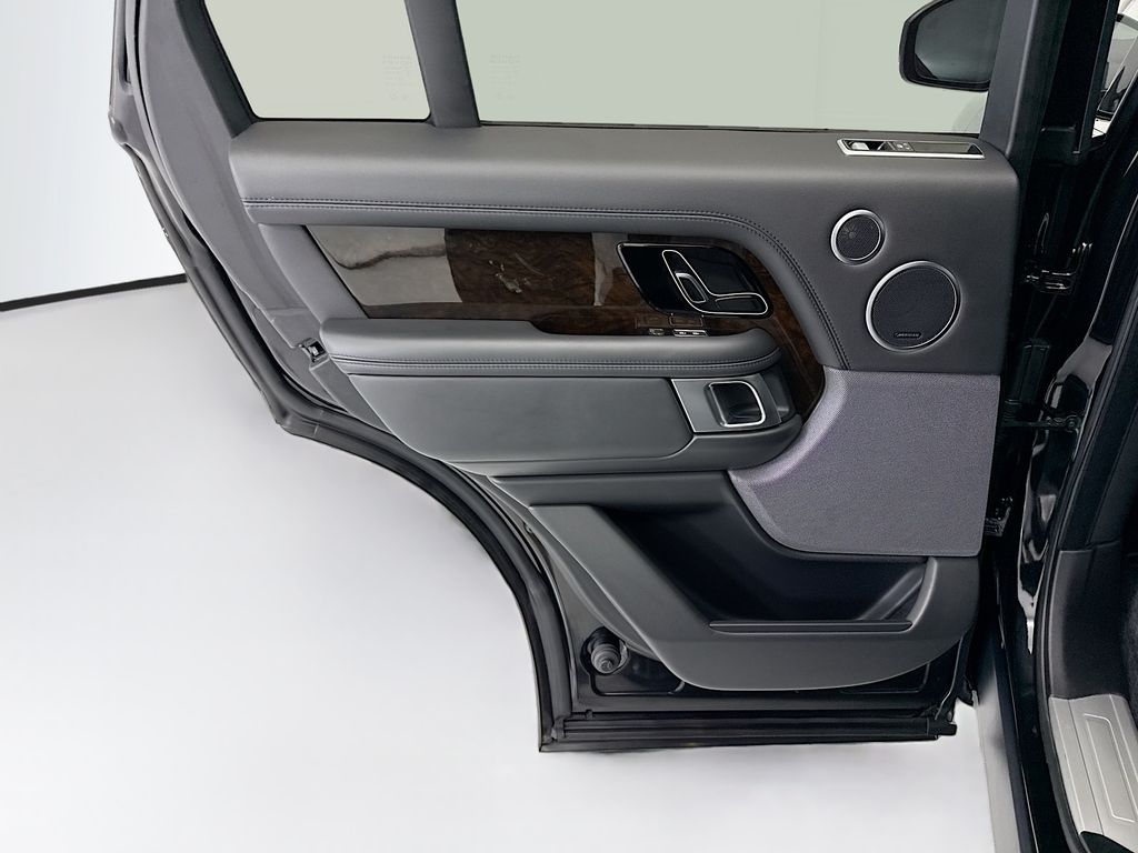 Thumbnail: 2022 Land Rover Range Rover - 25