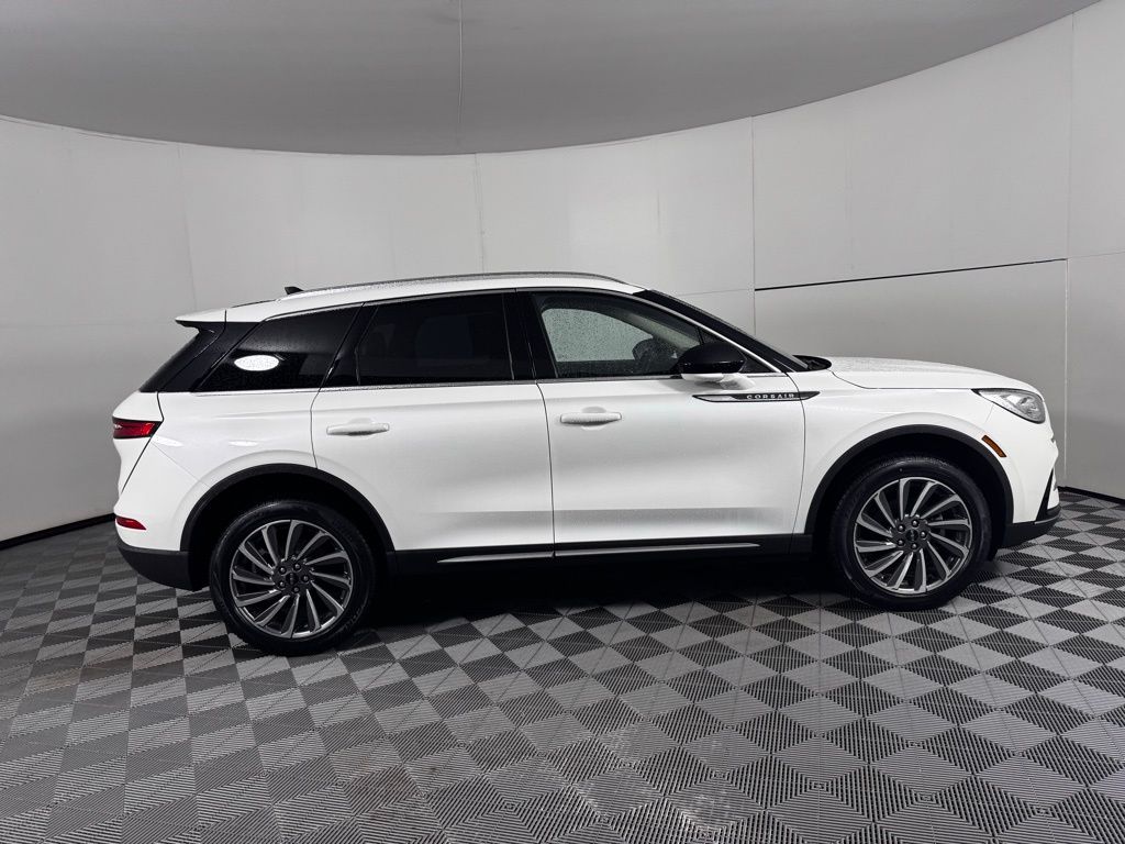 Certified Used 2023 White Lincoln Reserve image 8