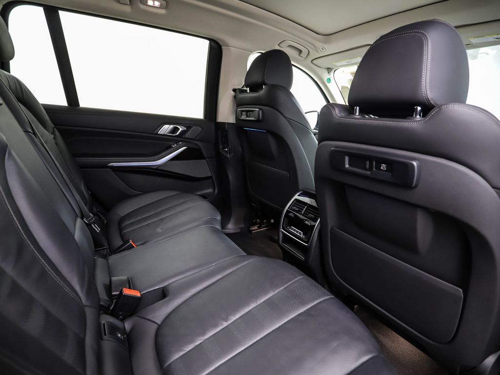 Thumbnail: 2020 BMW X7 - 30