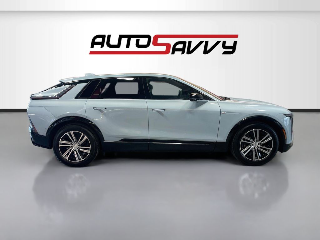 Used 2025 Nimbus Metallic Cadillac Sport image 8