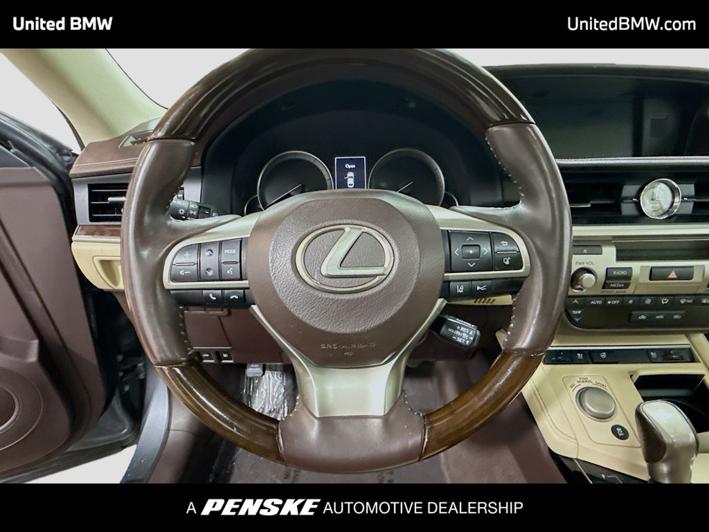 Thumbnail: 2016 Lexus ES - 6