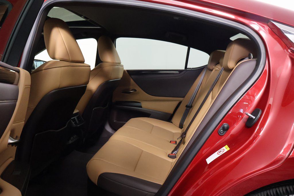 Thumbnail: 2019 Lexus ES - 11