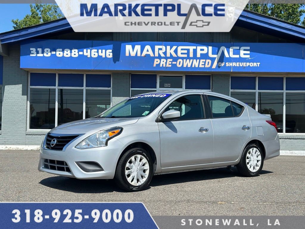  2019 Nissan Versa SV FWD   