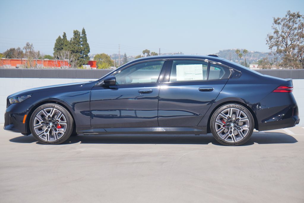 Thumbnail: 2026 BMW 5 Series - 4