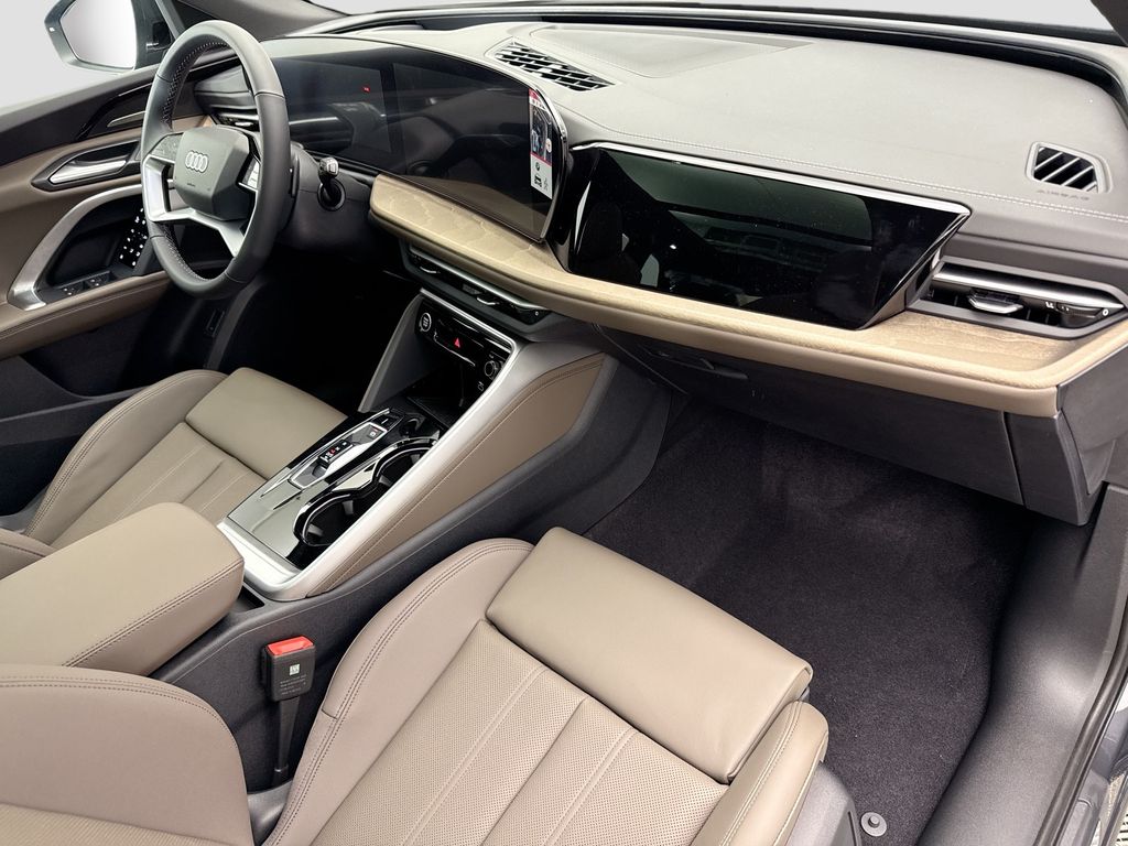 Thumbnail: 2025 Audi Q5 - 17