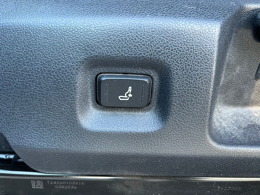 Thumbnail: 2024 Toyota Tacoma - 16