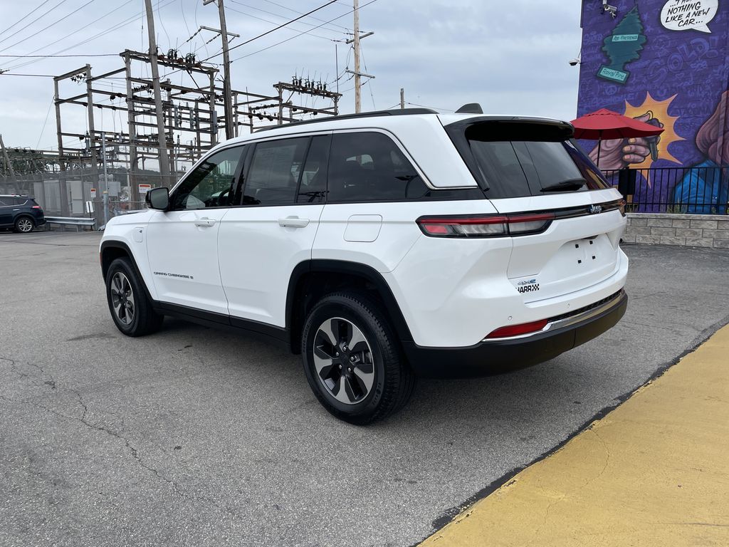 Used 2024 Jeep Grand Cherokee SUV