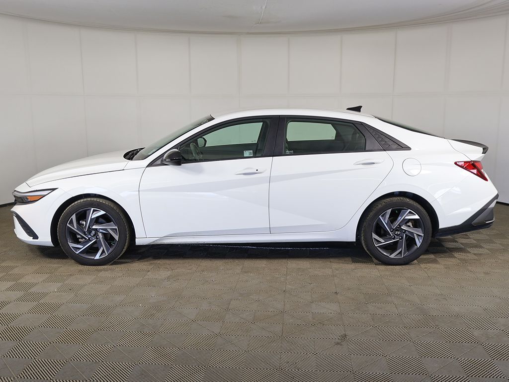Certified Used 2025 White Hyundai SEL Sport image 12