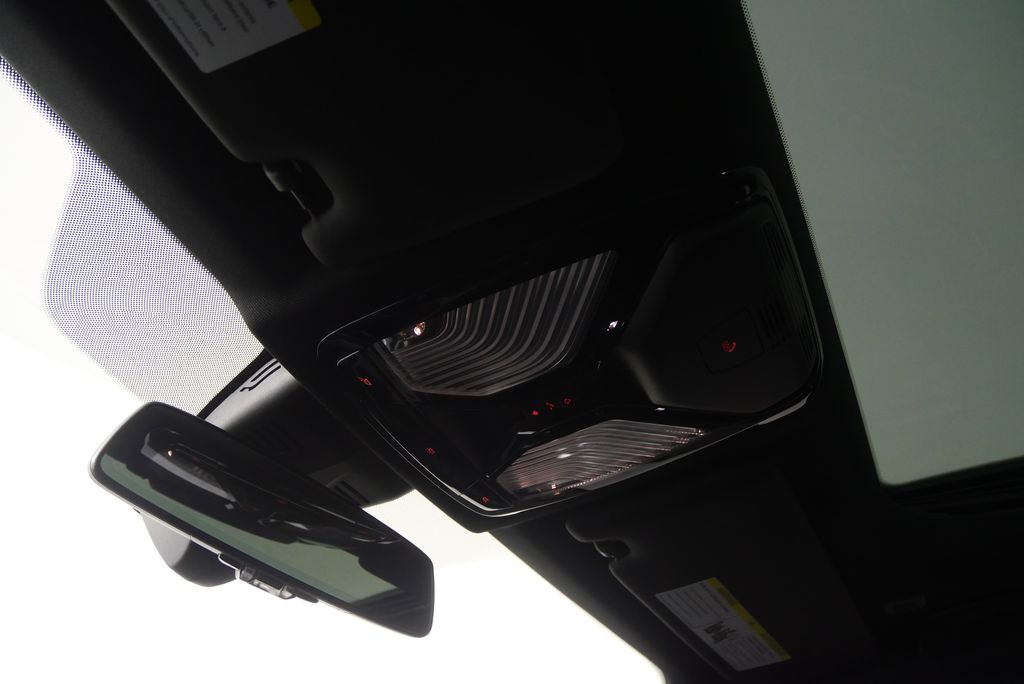 Thumbnail: 2023 BMW 3 Series - 24