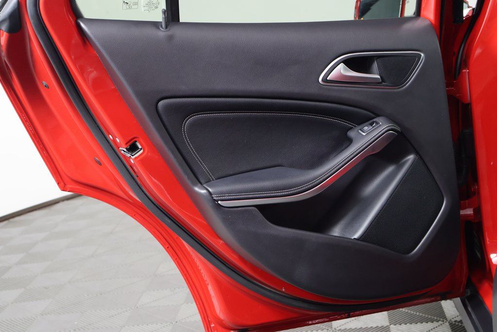 Thumbnail: 2019 Mercedes-Benz GLA - 13