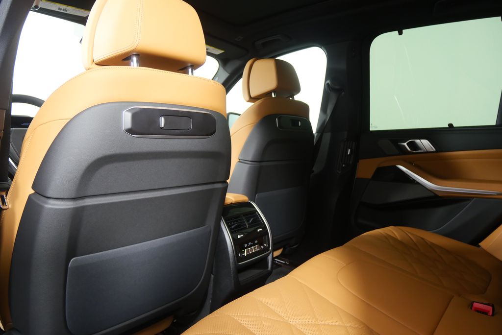 Thumbnail: 2026 BMW X5 - 16