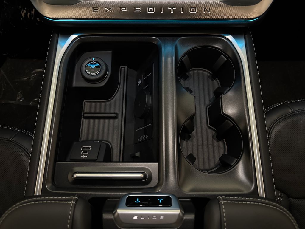 New 2027 White Ford Platinum image 34
