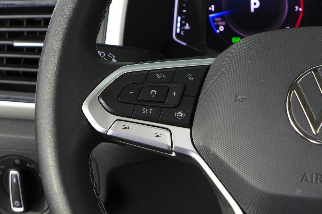 Thumbnail: 2022 Volkswagen Atlas - 31