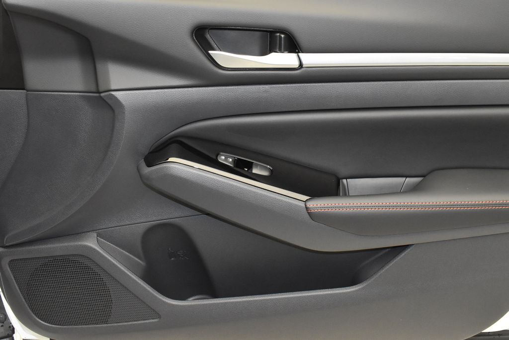 Thumbnail: 2025 Nissan Altima - 24