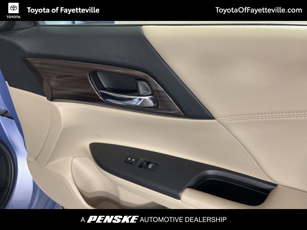 Thumbnail: 2017 Honda Accord - 9