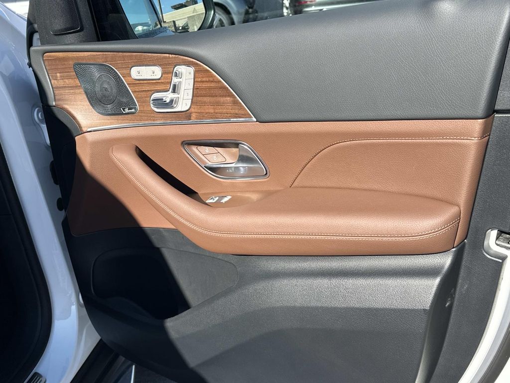 Thumbnail: 2026 Mercedes-Benz GLS - 10